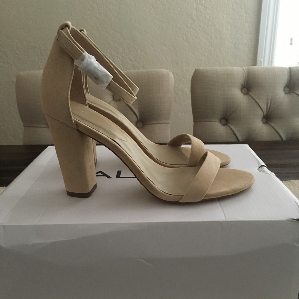 NWT Aldo Size 6.5 Myly Nude block heel